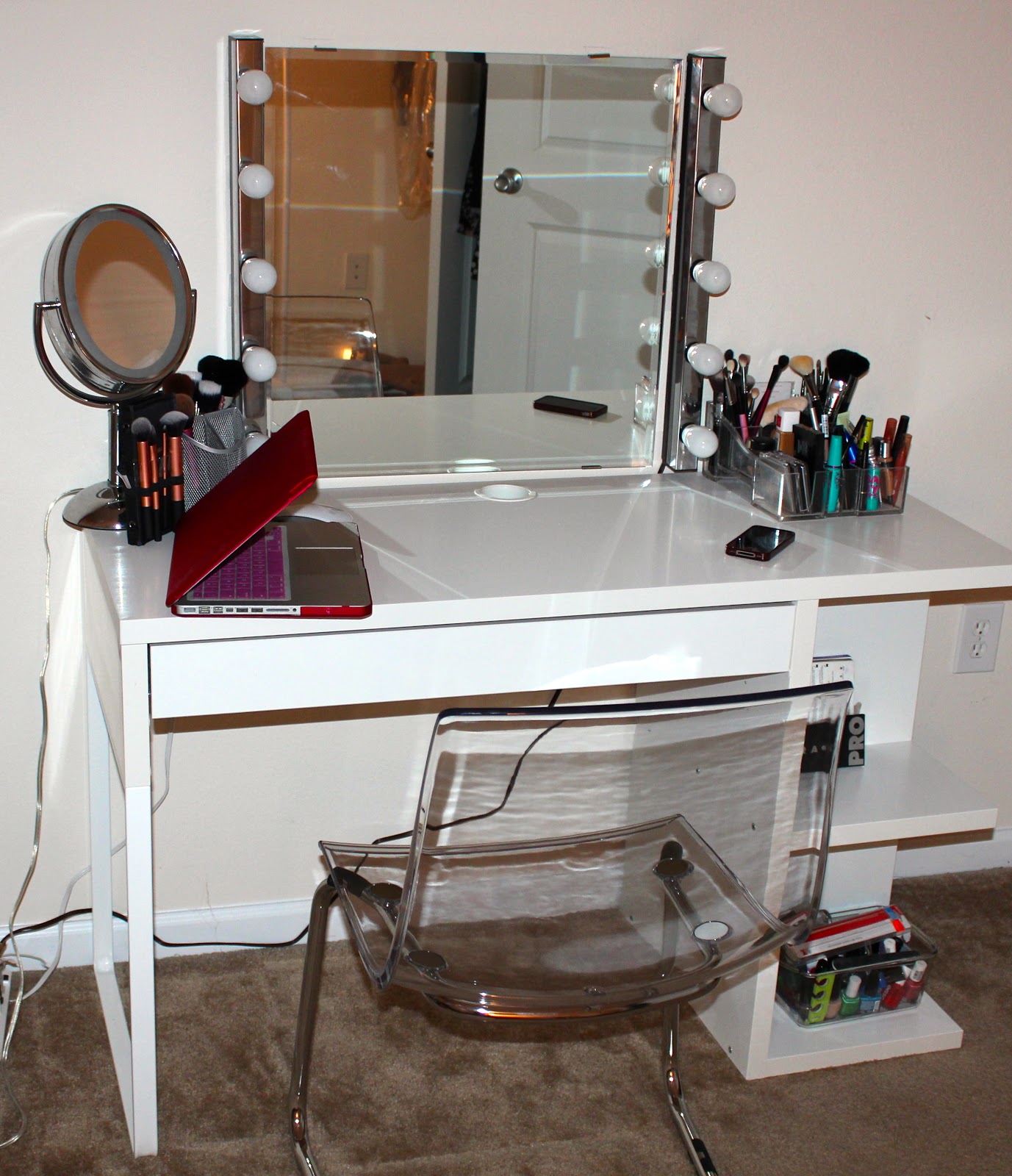 LekiaLPTBeauty Weekend Project DIY  Vanity  Desk