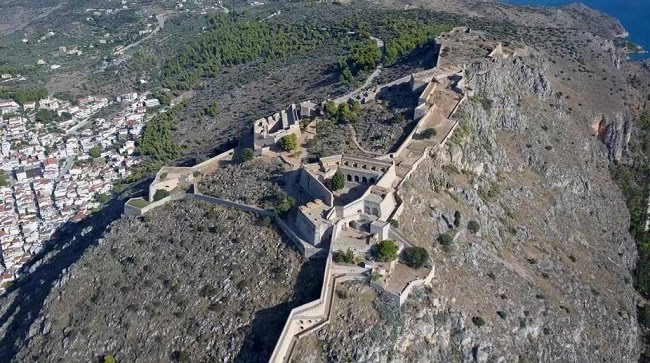 Τα κάστρα του Ναυπλίου από drone Τα κάστρα του Ναυπλίου από drone