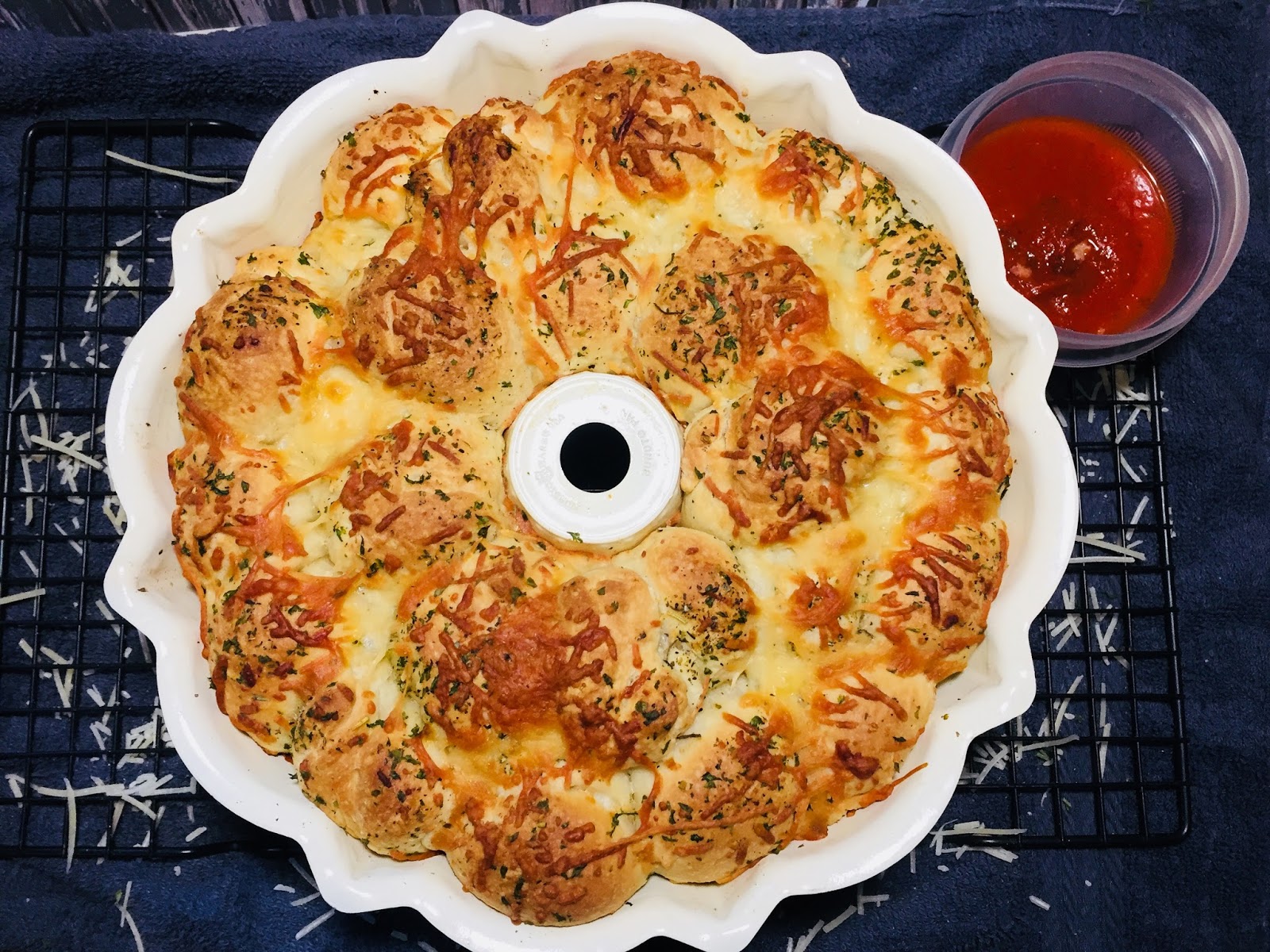 Roasted Garlic Parmesan Monkey Bread