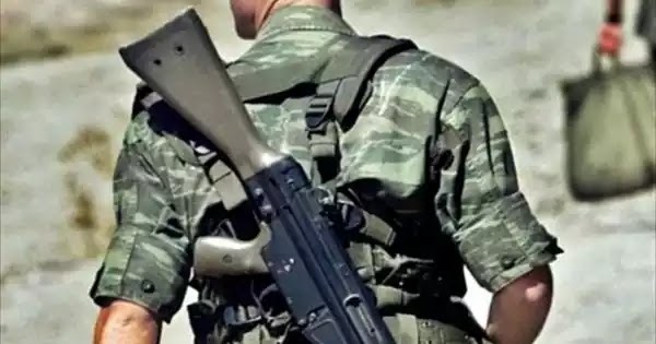 Στρατιώτης γρονθοκόπησε με μανία συνάδελφό του γιατί τον ξύπνησε 10 λεπτά νωρίτερα Στρατιώτης γρονθοκόπησε με μανία συνάδελφό του γιατί τον ξύπνησε 10 λεπτά νωρίτερα