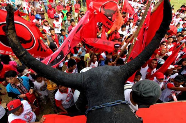 Politisi PDIP, Ngajilah Sama HTI, FPI dan MUI, Bersihkan Hati Dengan Dzikir dan Sholawat Politisi PDIP, Ngajilah Sama HTI, FPI dan MUI, Bersihkan Hati Dengan Dzikir dan Sholawat