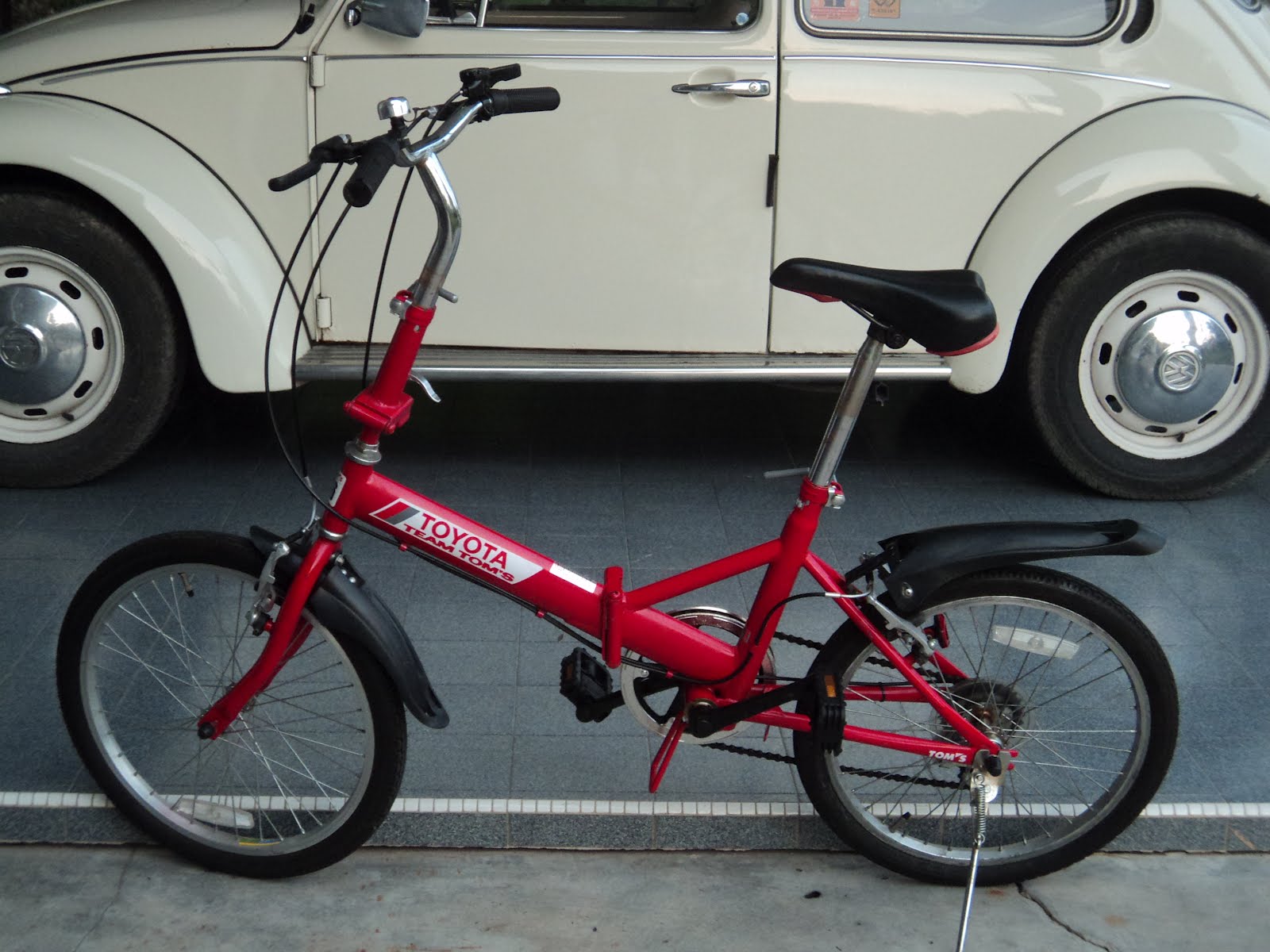 The Right Bike Store II 20" / 6 Speed Imported Used Folding Bicycle