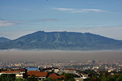 10 Gunung Tertinggi di Jawa Barat Gunung malabar