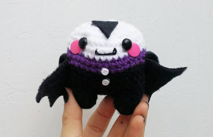 Halloween amigurumi Vampire. Learn how to make a little amigurumi vampire!