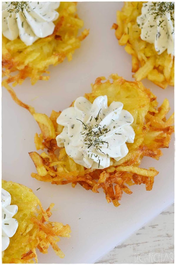 Costra de patata, crema de queso,eneldo, entrante navidad, aperitivos fáciles y elegantes, entrantes para sorprender