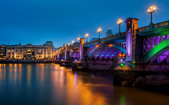Imagenes del Puente Southwark Bridge en la Ciudad Londres en la Noche