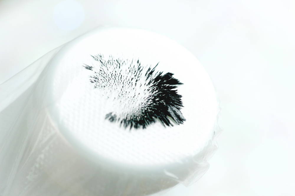 E L F Recharging Magnetic Mask Kit