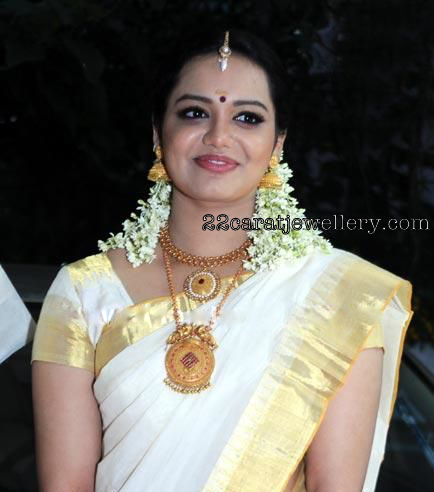 Singer Jyotsna Spotted with Traditional Wedding Jewellery - Jewellery ...