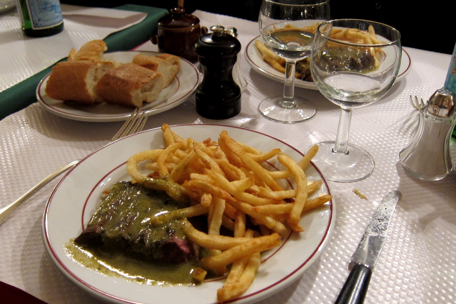 Love Fat Le Relais L'Entrecote Love Fat Le Relais L'Entrecote