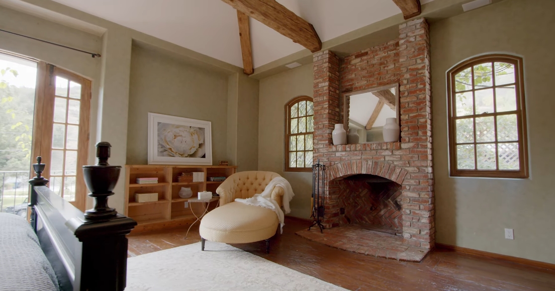 33 Interior Design Photos vs. 9989 Liebe Dr, Beverly Hills, CA Luxury Home Tour