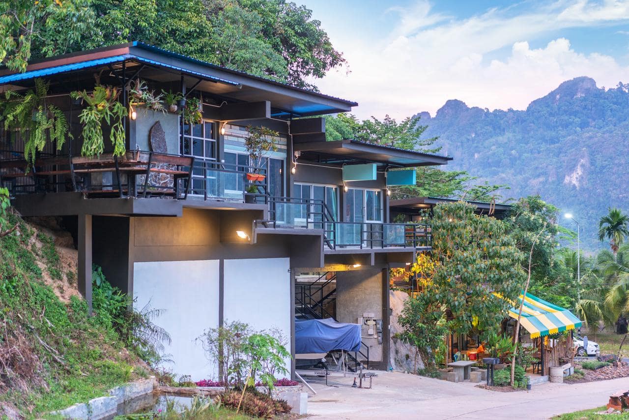 7 ที่พักพังงาในเมือง ราคาถูก วิวภูเขาสวย ๆ ชมทะเลหมอกได้จากระเบียง 7 ที่พักพังงาในเมือง ราคาถูก วิวภูเขาสวย ๆ ชมทะเลหมอกได้จากระเบียง