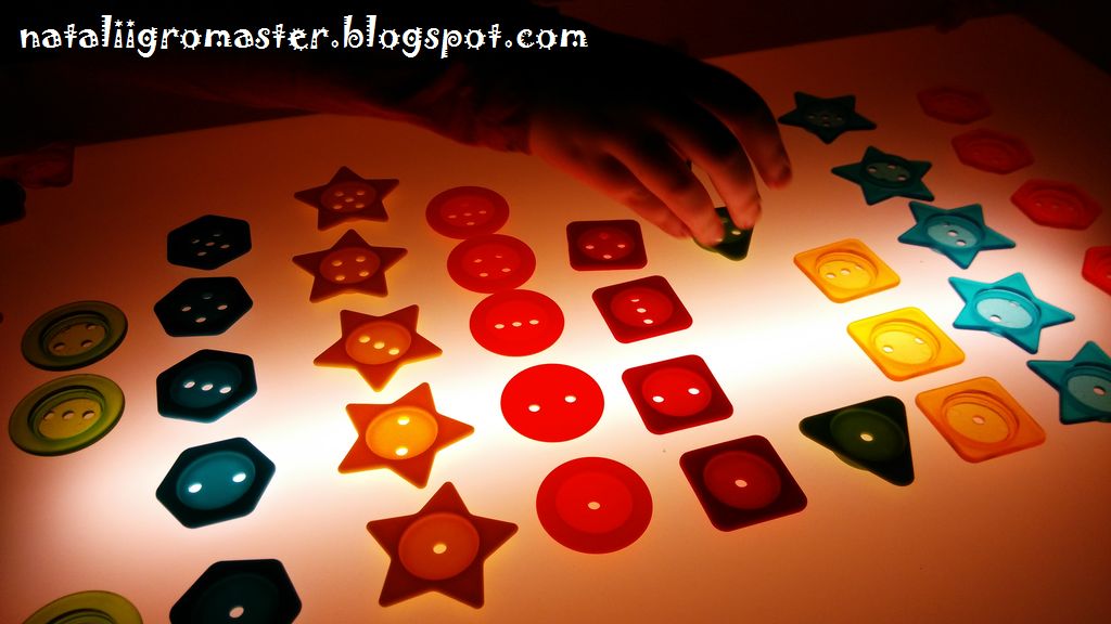 световые столы для детей задачи. упражнения на световом столе буквы цифры. настольная игра цветовой код. игрушки для светового стола. светящийся столик для детей.