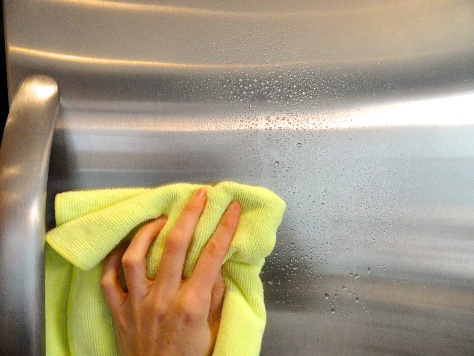 How To Remove Fingerprints From Various Surfaces 101 Ways To Survive