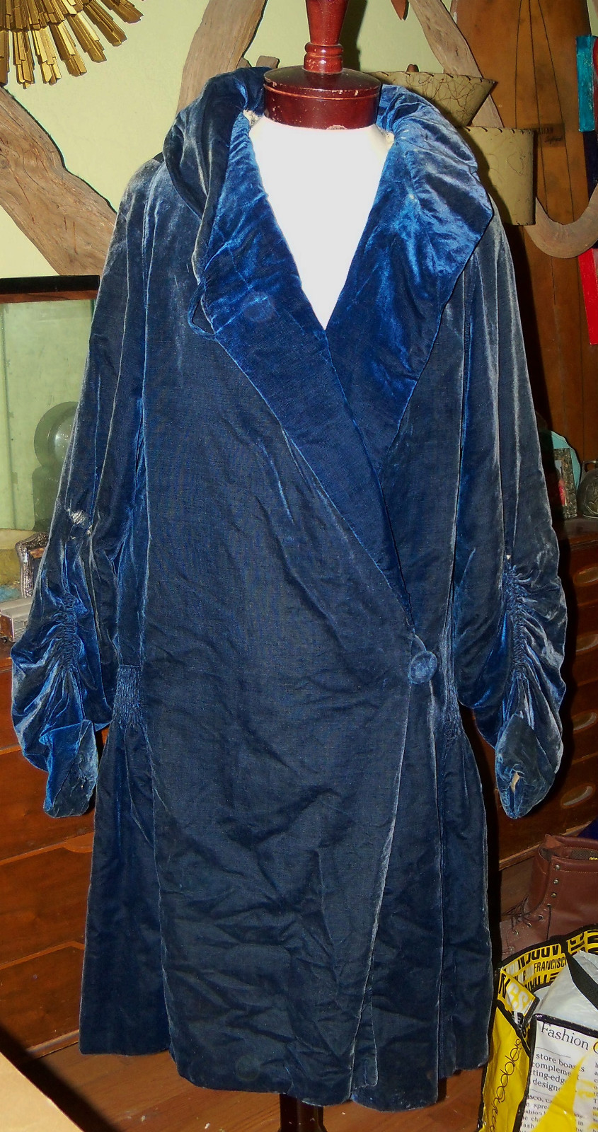 All The Pretty Dresses: 1920's Blue Velvet Coat
