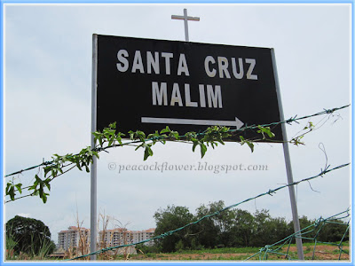 A signage to Chapel of Santa Cruz, Malim in Malacca