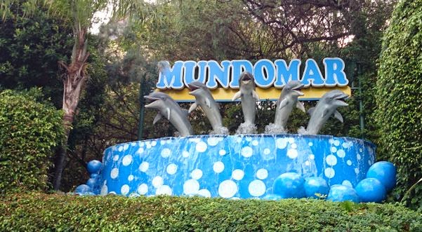 Entrada a Mundomar. Entrada a Mundomar.