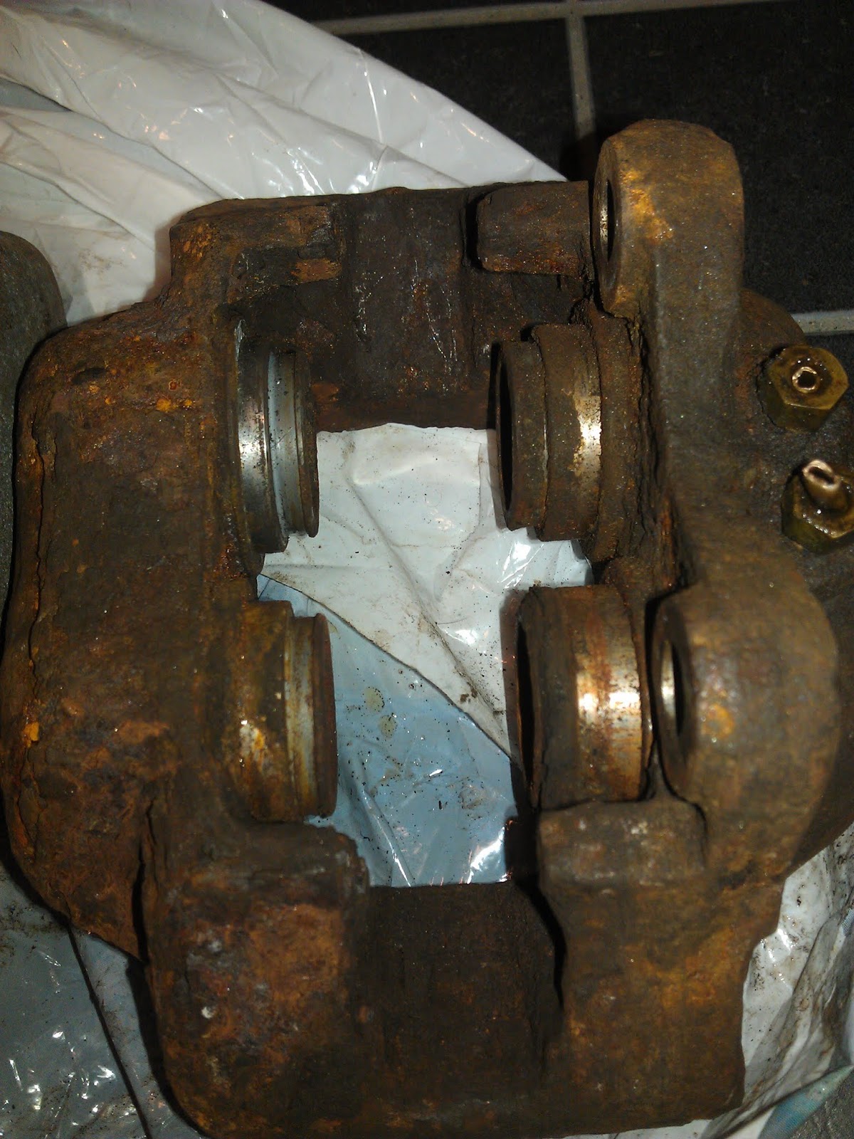 Volvo 240 24v TAKAJARRUT / REAR BRAKES