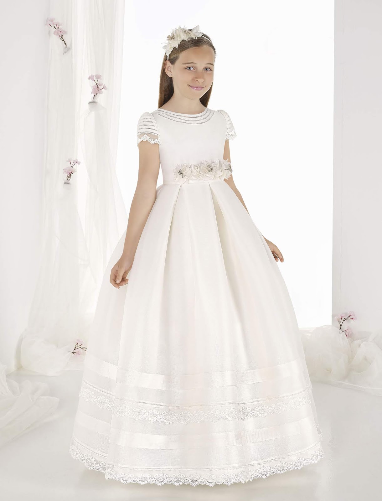 VILLA FÁBULA MODA INFANTIL VESTIDOS DE PRIMERA COMUNIÓN CARMY 2019