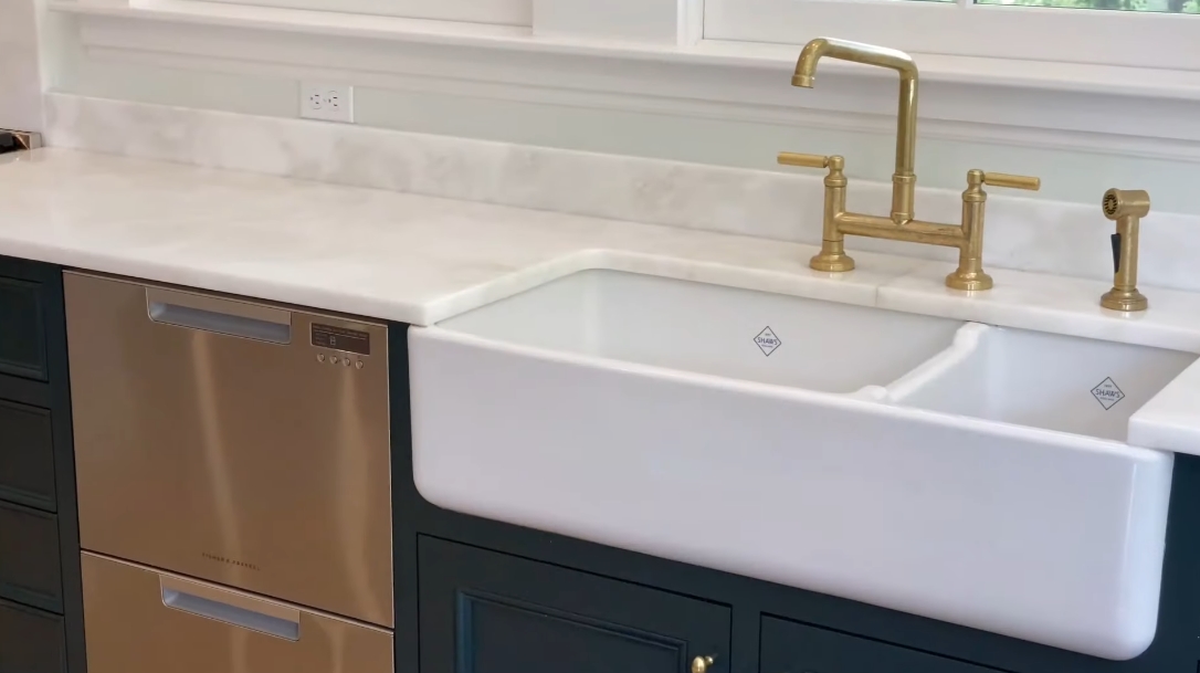 27 Photos vs. 39 Juniper Point Rd, Woods Hole, MA Interior Design Luxury Home Tour