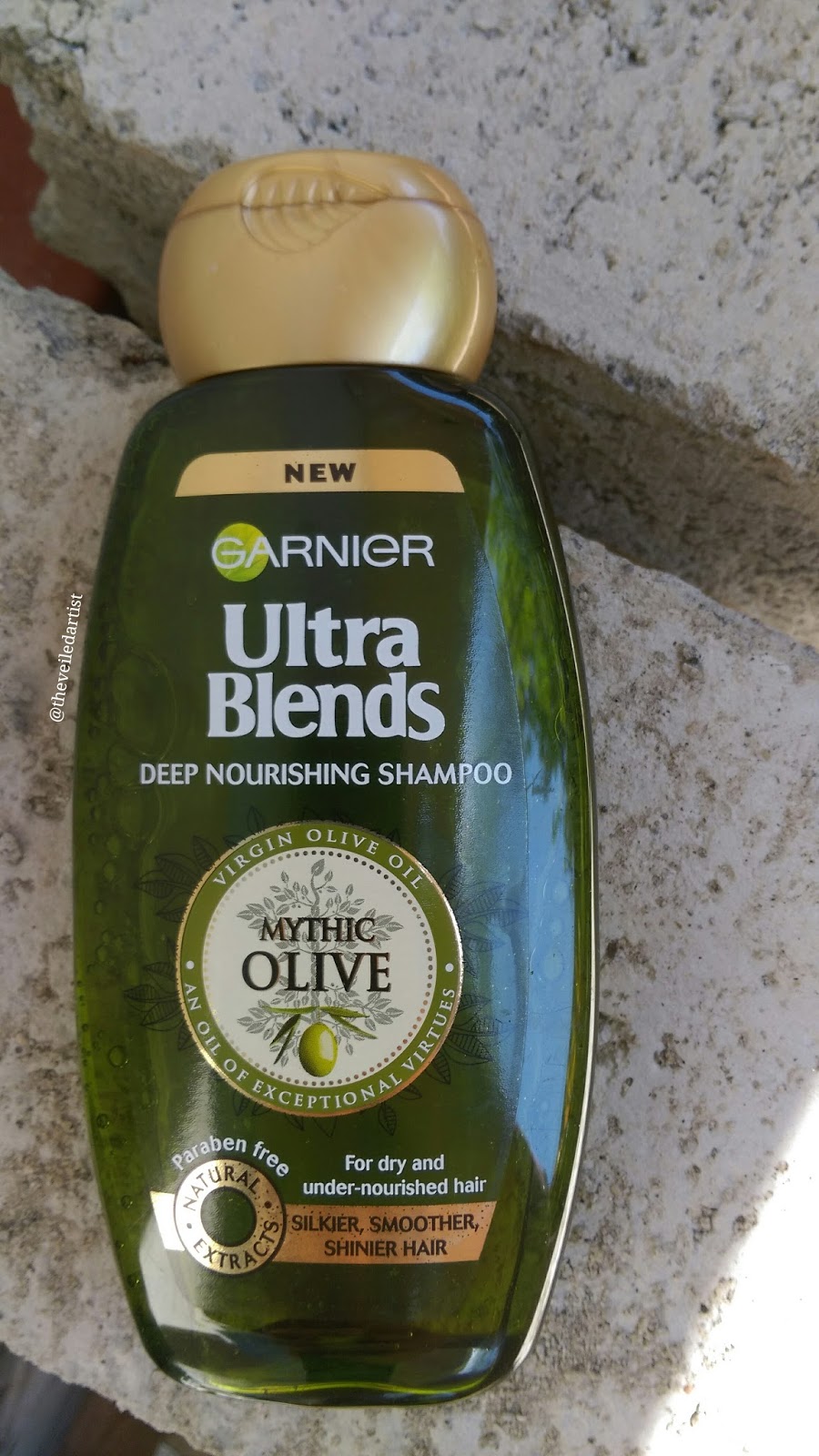 Perth hensigt Tegn et billede Garnier Ultra Blends Mythic Olive Deep Nourishing Shampoo Review - The  Veiled Artist