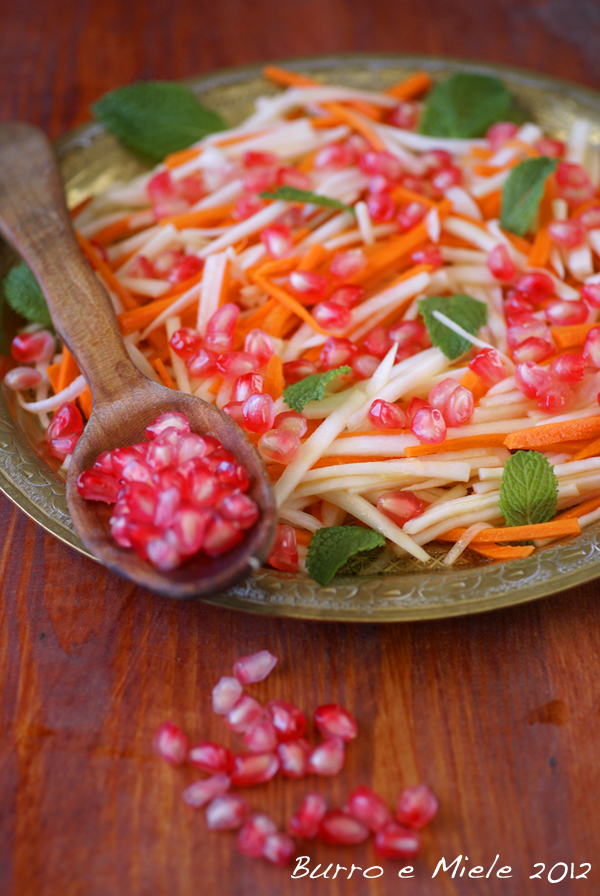 Burro e Miele: Insalata multicolore di rape, carote e melograno