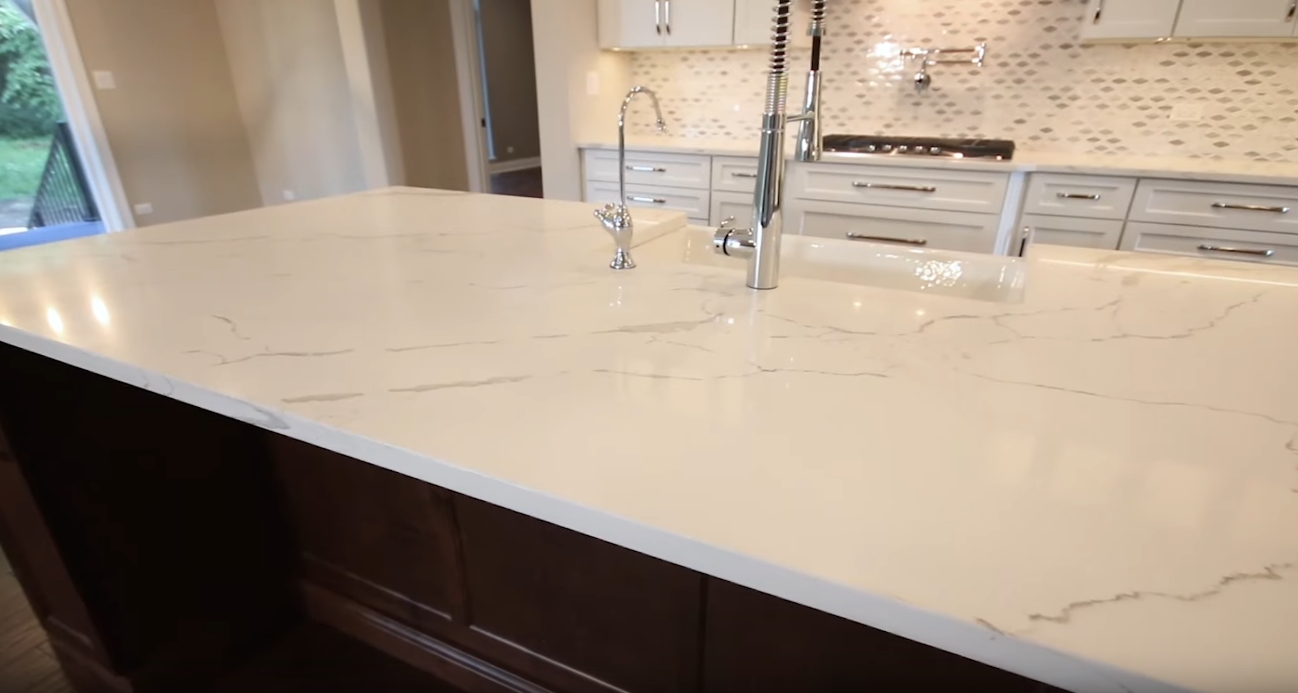 33 Interior Design Photos vs. Custom Home By KLM Builders Tour