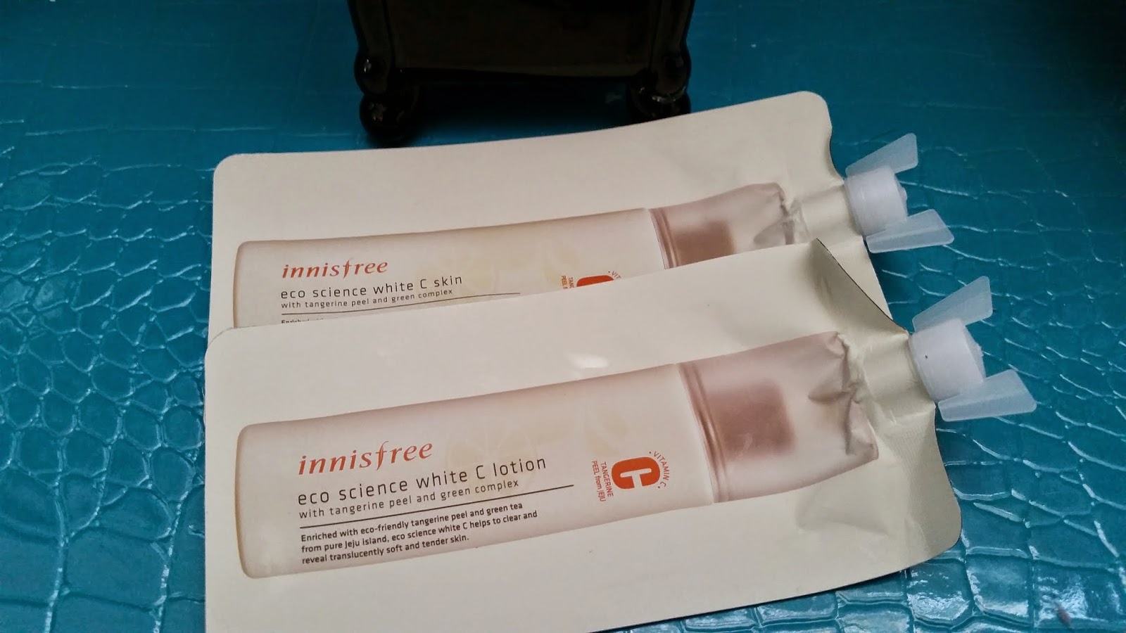 Innisfree Eco Sience White C Skin and Lotion