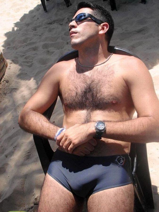 Cuecas e sungas recheadas