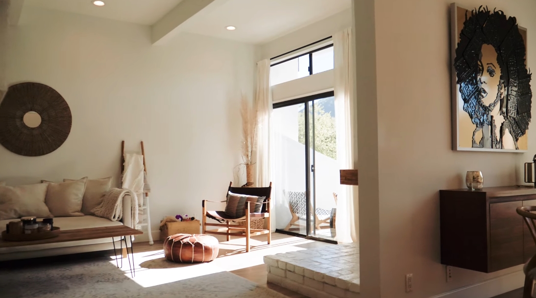 27 Interior Design Photos vs. Tour Luxury Townhouse Near Palisades Village, CA