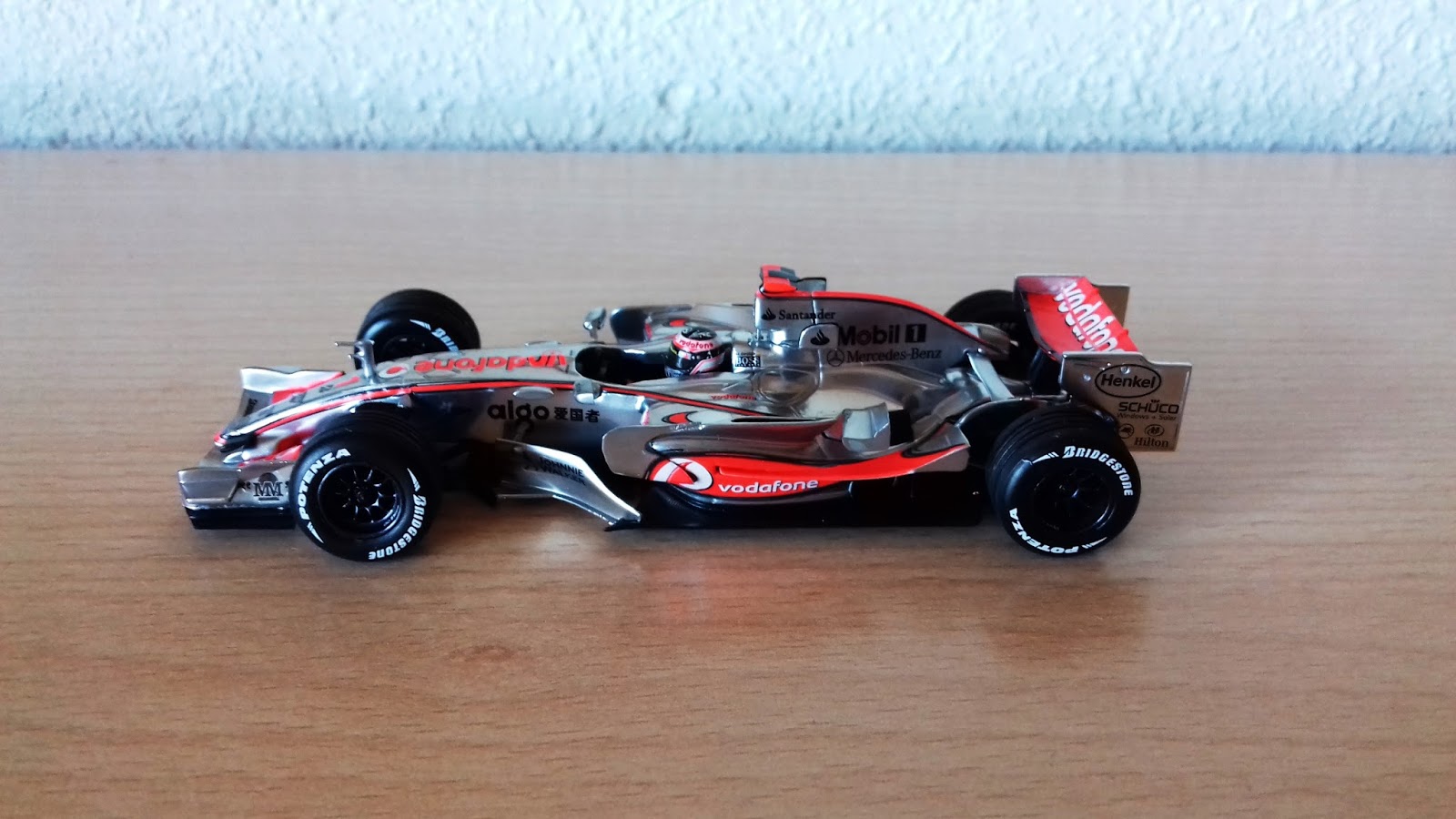 Miniaturland McLAREN MP4 22 (Minichamps)