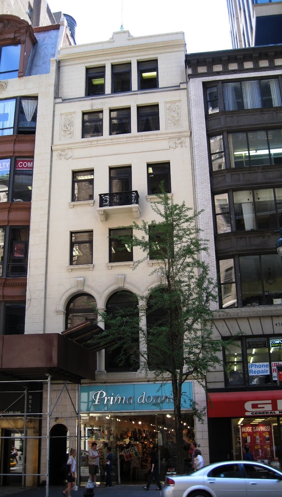 efficiënt Wetland bus Daytonian in Manhattan: A Marble Palazzo for a Piano Store -- No. 433 Fifth  Avenue