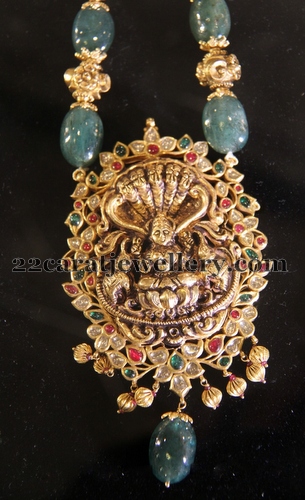 Kundan Lakshmi Pendant with Green Beads