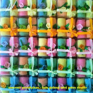 SOUVENIR PERNIKAHAN SAPUTANGAN HANDUK SOUVENIR PERNIKAHAN GROSIR