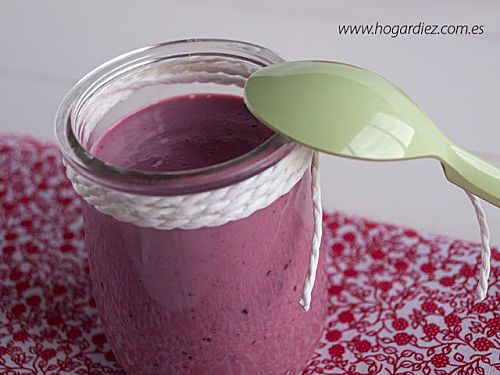 Yogur griego con frutos del bosque