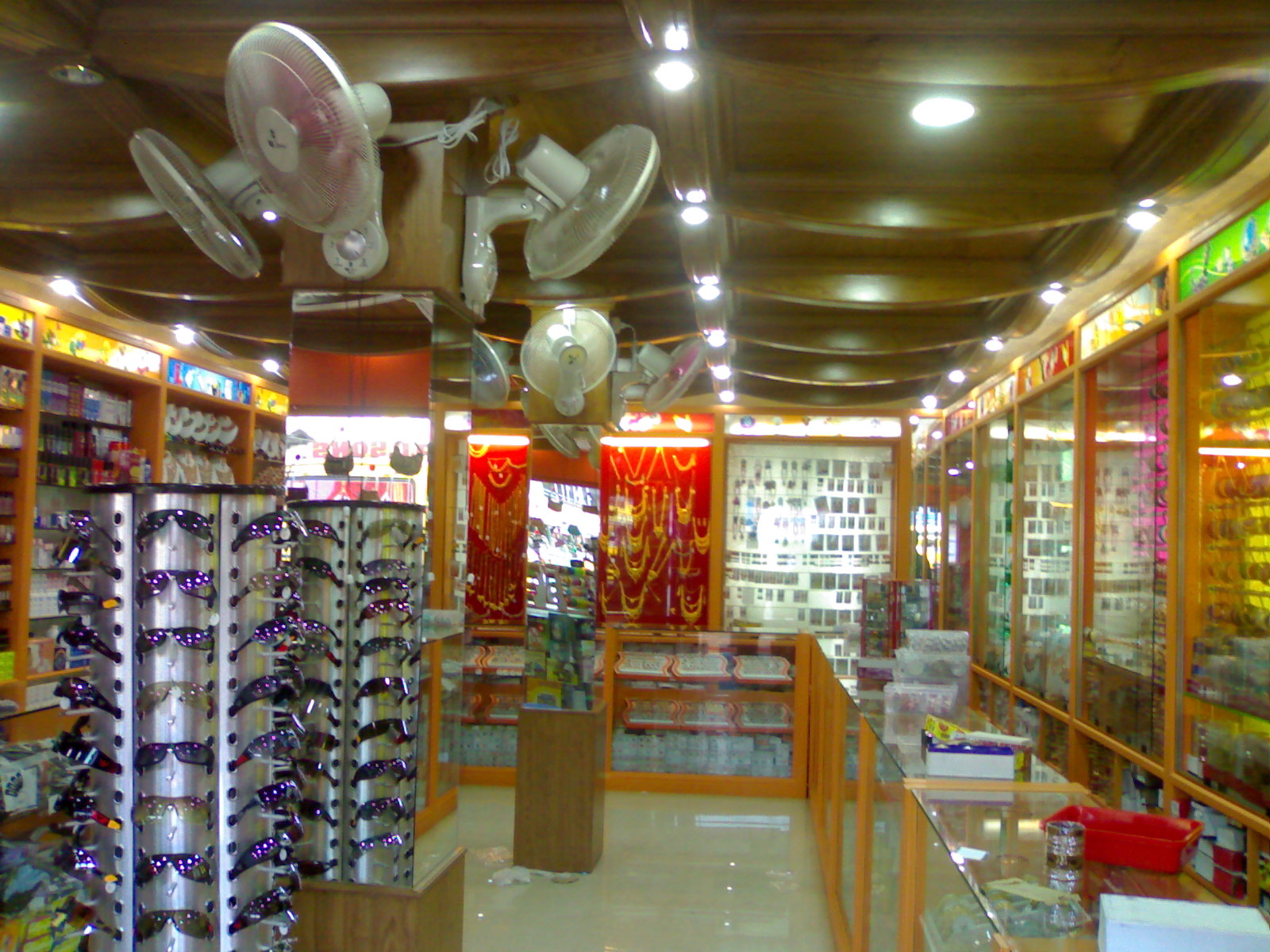 Chiseler Interiors Fancy shop