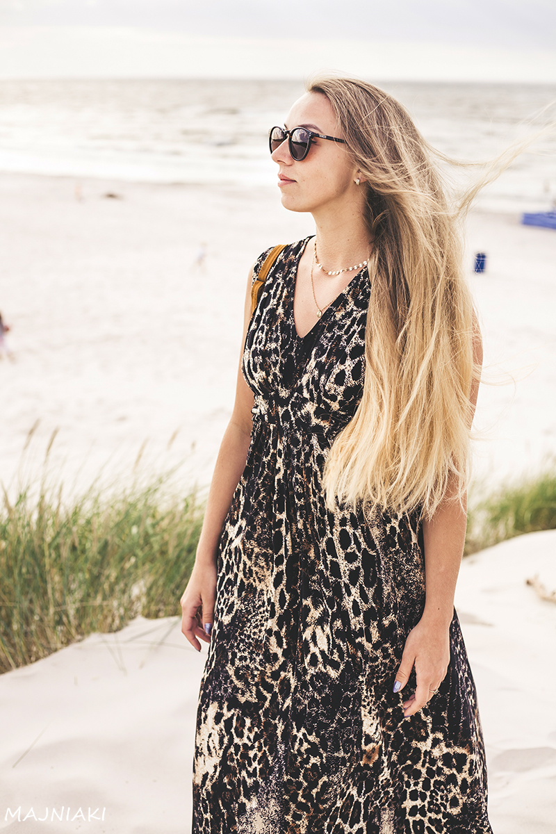 Leo Maxi by the Sea