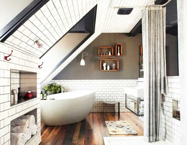 Badezimmer-dachgeschoss-planen-Duschraum-mit-Vorhängen-und-Laminatboden-Dekoration-für-dachgeschoss-bad-Ideen