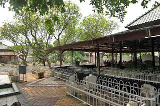 makam maulana malik ibrahim gresik
