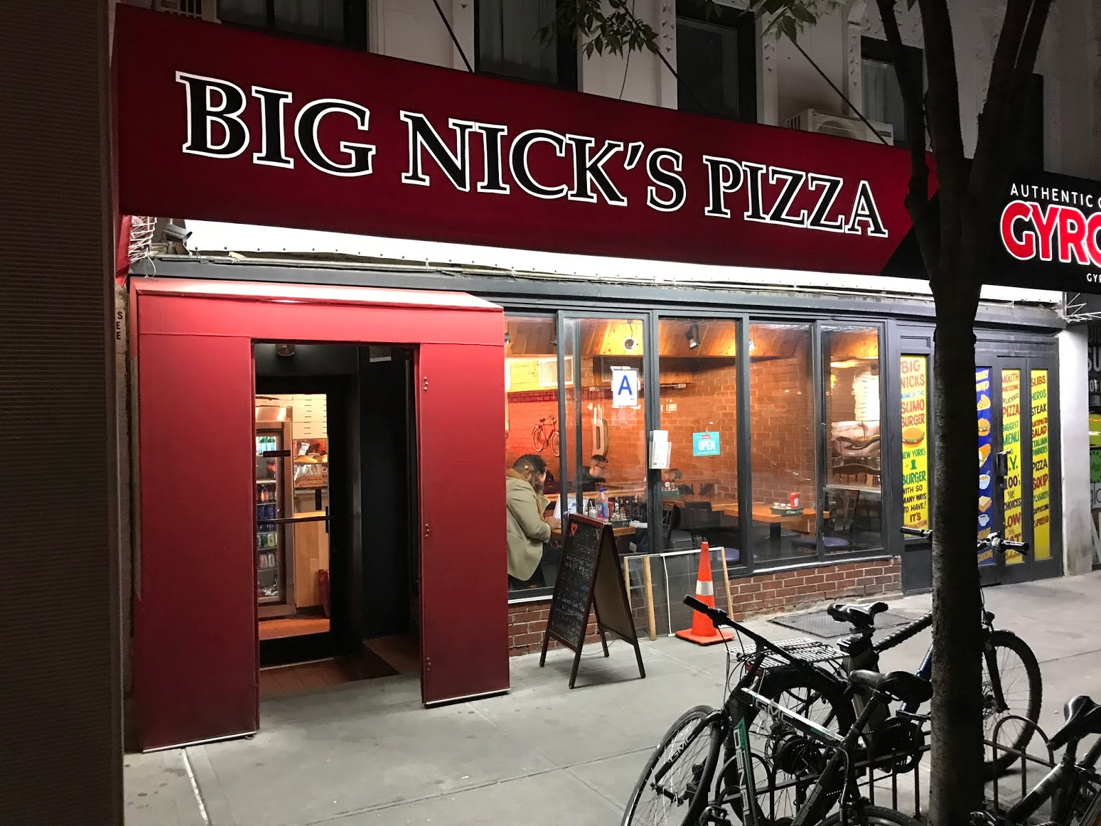 31 Days of Pizza Day 22, 2018 Big Nick's (UWS, NYC)
