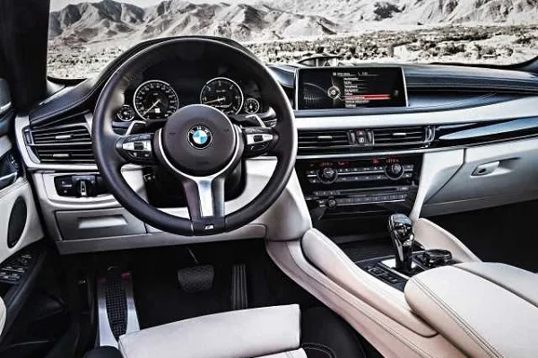 BMW M5 F10 LCi 