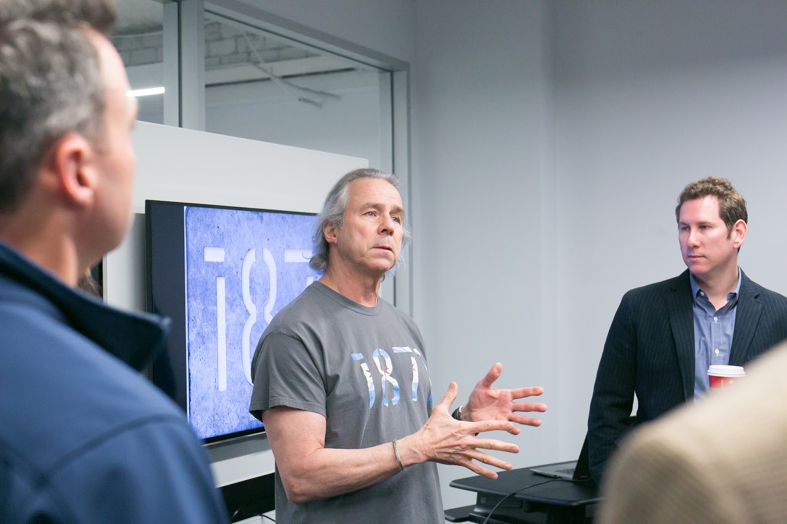 Hindsight 1871 HOSTS TOUR AND TALK WITH USAA AND SNAPSHEET