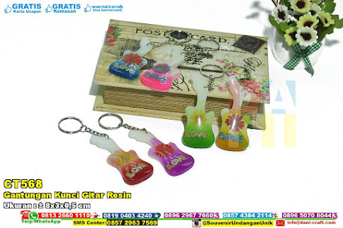 Gantungan Kunci Gitar Resin