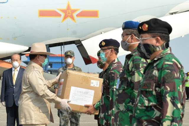 Prabowo Subianto Terima Bantuan Alkes dari Republik Rakyat Tiongkok Prabowo Subianto Terima Bantuan Alkes dari Republik Rakyat Tiongkok