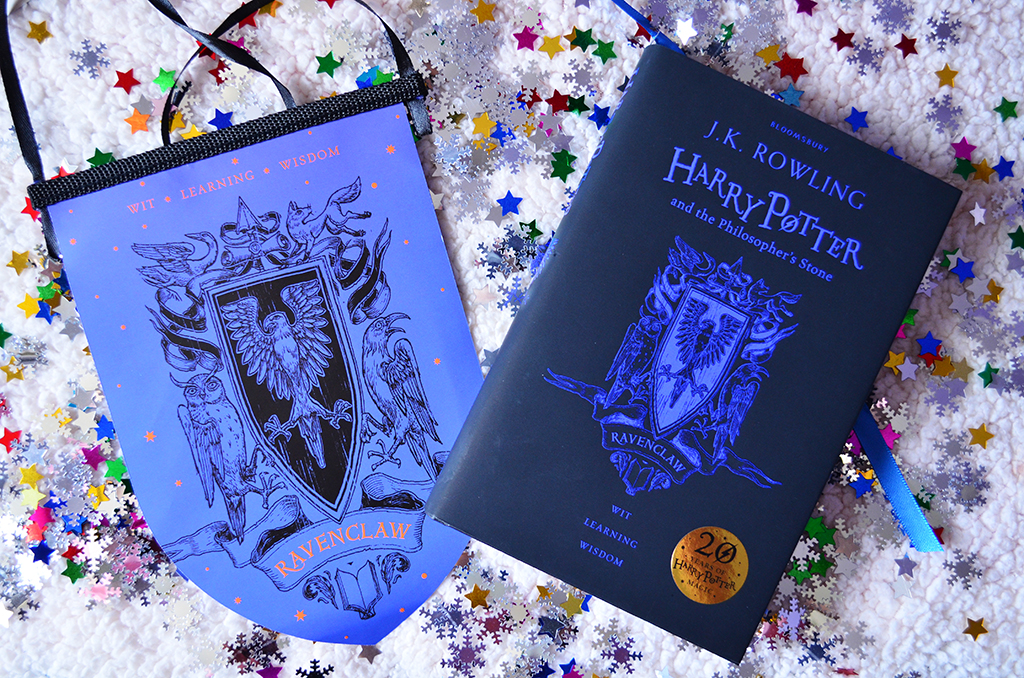20 ani harry potter philosopher's stone piatra filozofala fanion editie aniversara carte ravenclaw 20 ani harry potter philosopher's stone piatra filozofala fanion editie aniversara carte ravenclaw