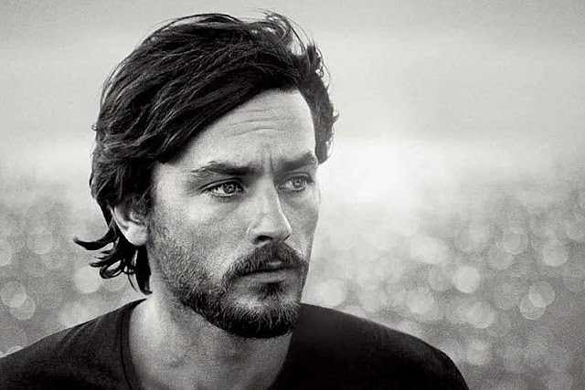 alain_delon_jeune_sexy.jpg