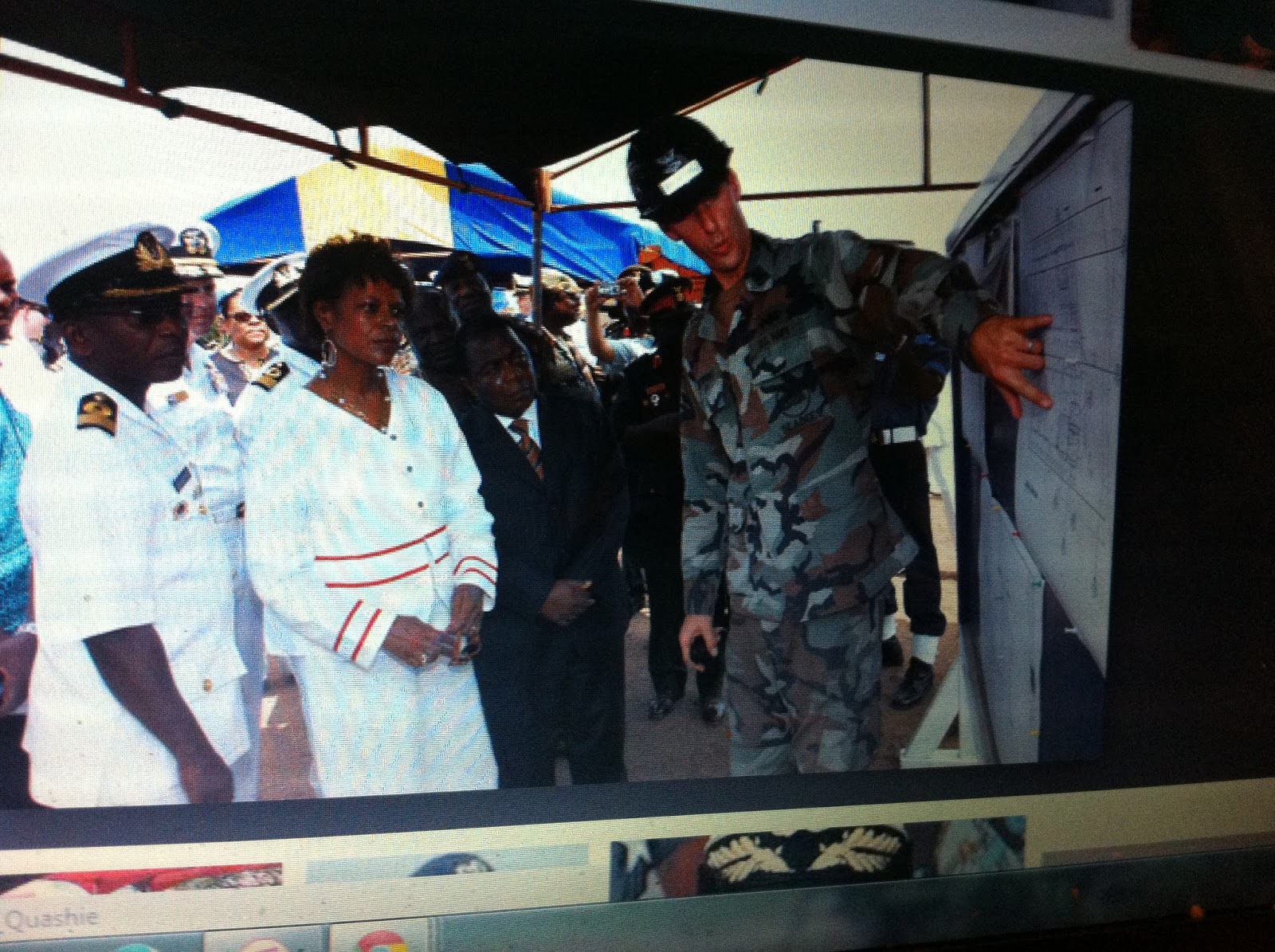 THE BLACK SOCIAL HISTORY BLACK SOCIAL HISTORY AFROGHANAIAN " REAR