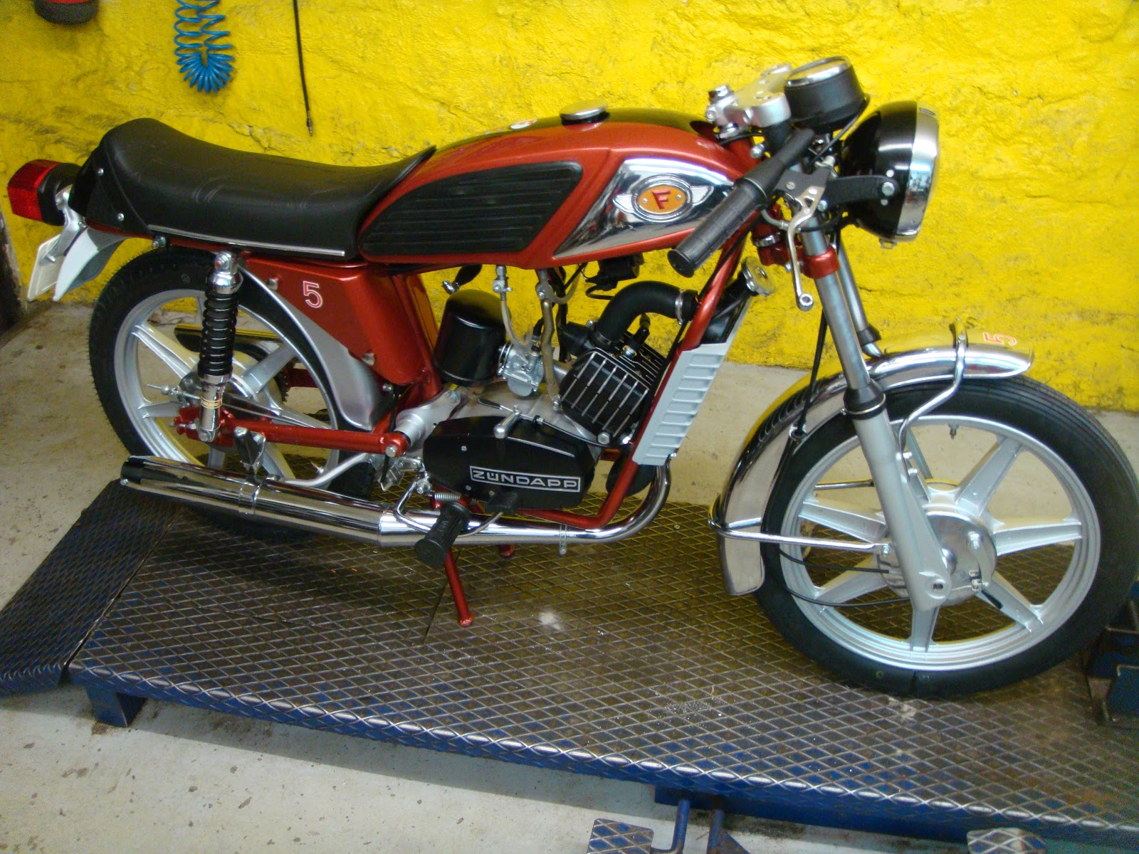Restauro Duas Rodas Antigas Famel Xf 17 Super