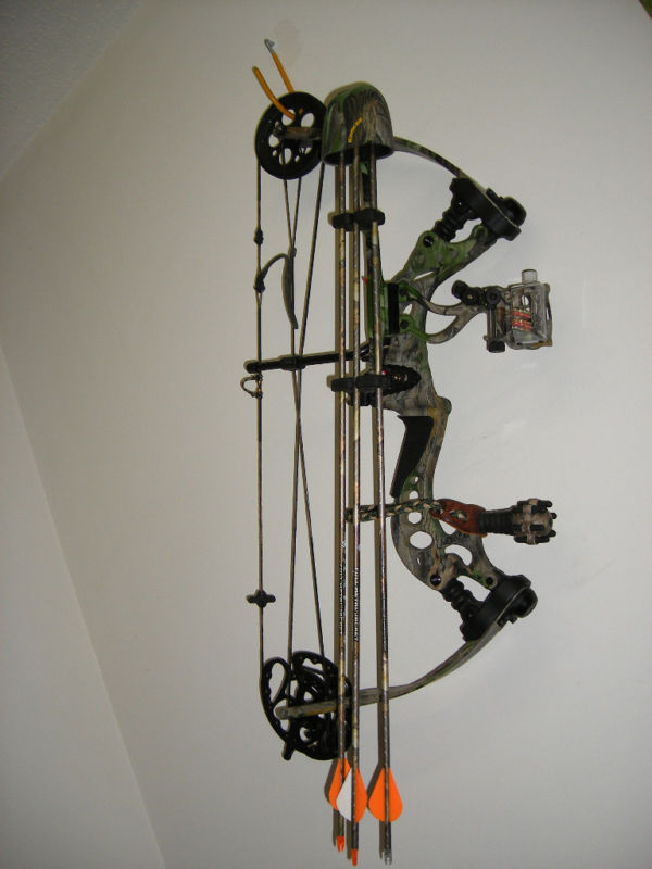 Azul 45 Whisper Creek Compound Bow