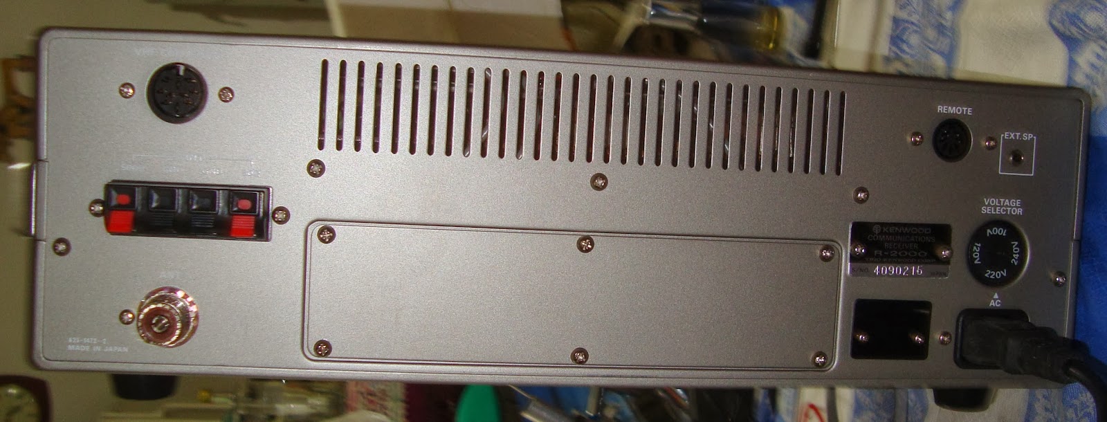 RADIO SELLER Kenwood R 2000 Receiver ( Sold )