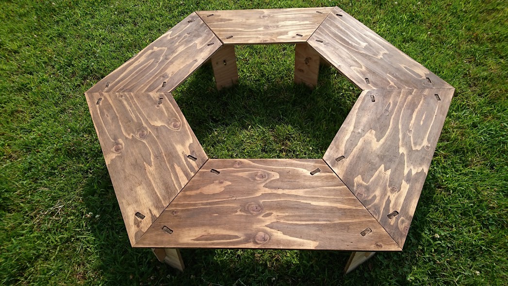 DEBUs・くりえ～と 合板1枚で作るヘキサテーブル（囲炉裏テーブル）